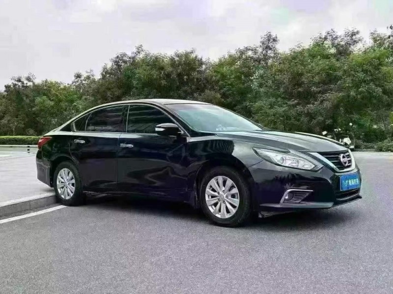 东莞18年日产天籁2