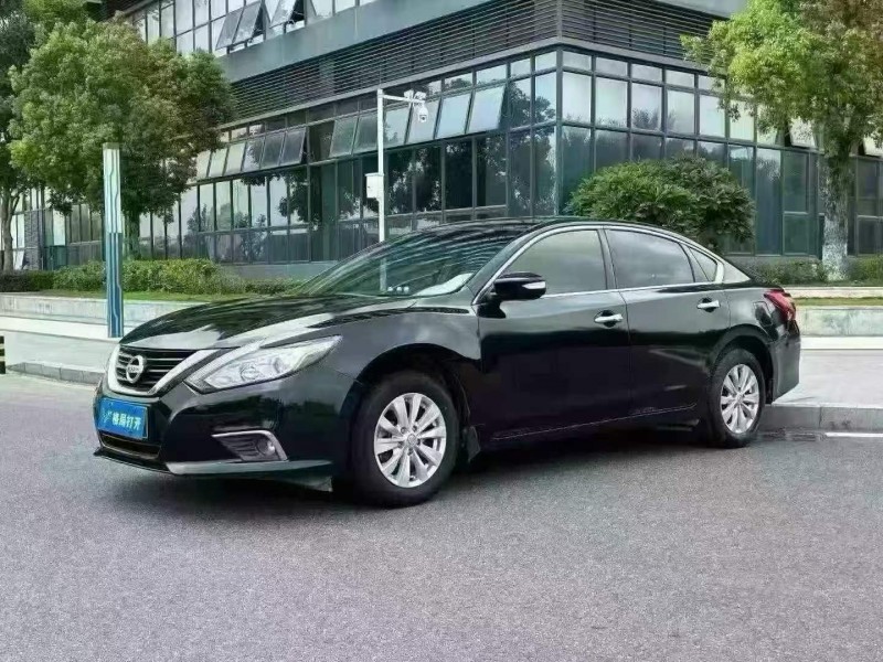 东莞18年日产天籁3