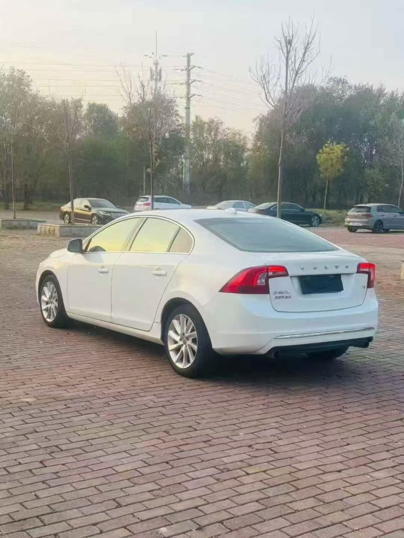 枣庄15年沃尔沃S60L8