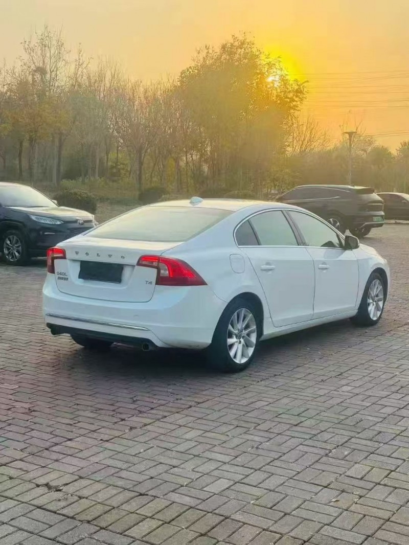枣庄15年沃尔沃S60L9