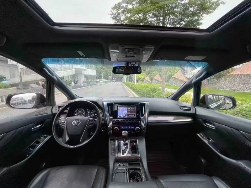 深圳19年丰田埃尔法4