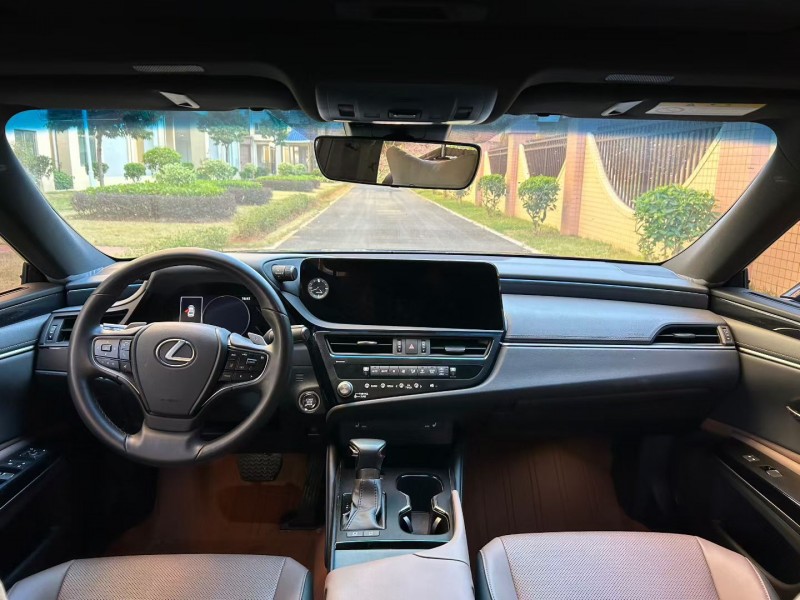 东莞23年雷克萨斯ES6