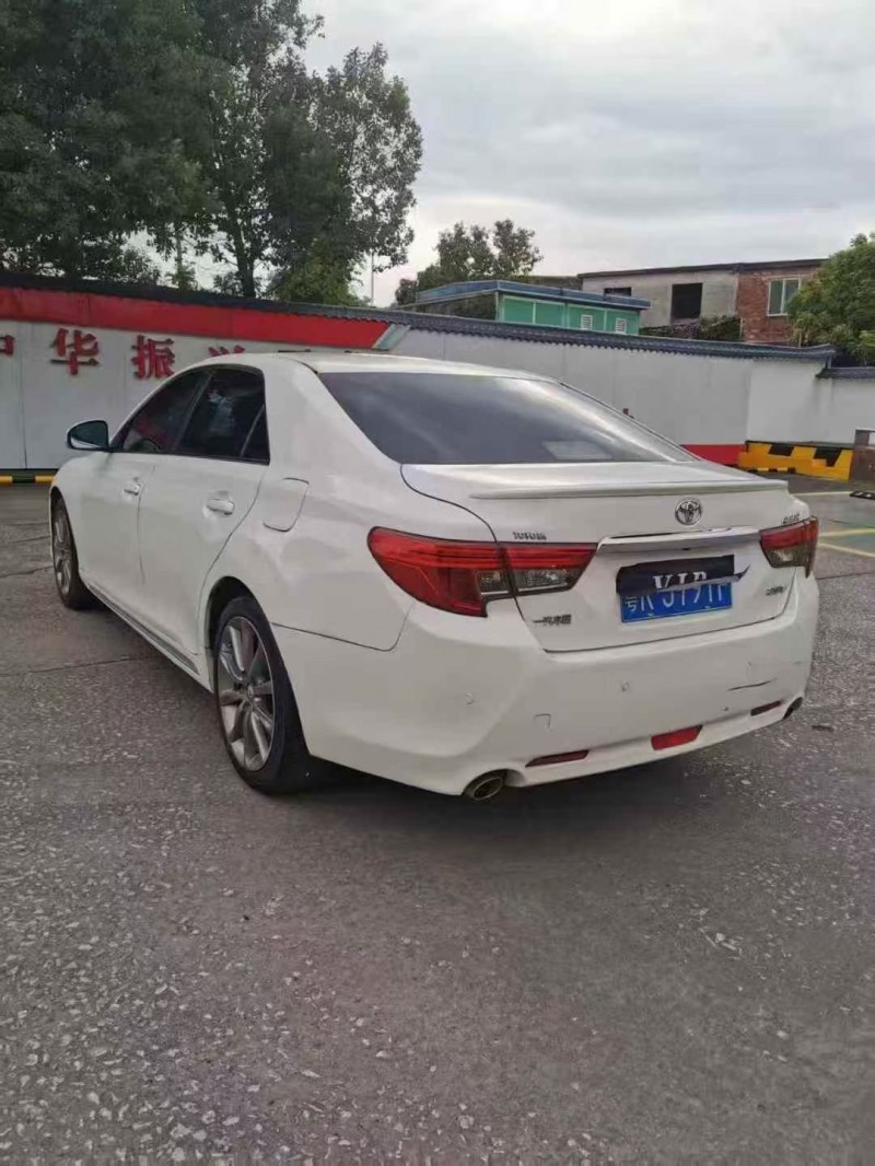 汕头15年丰田锐志8