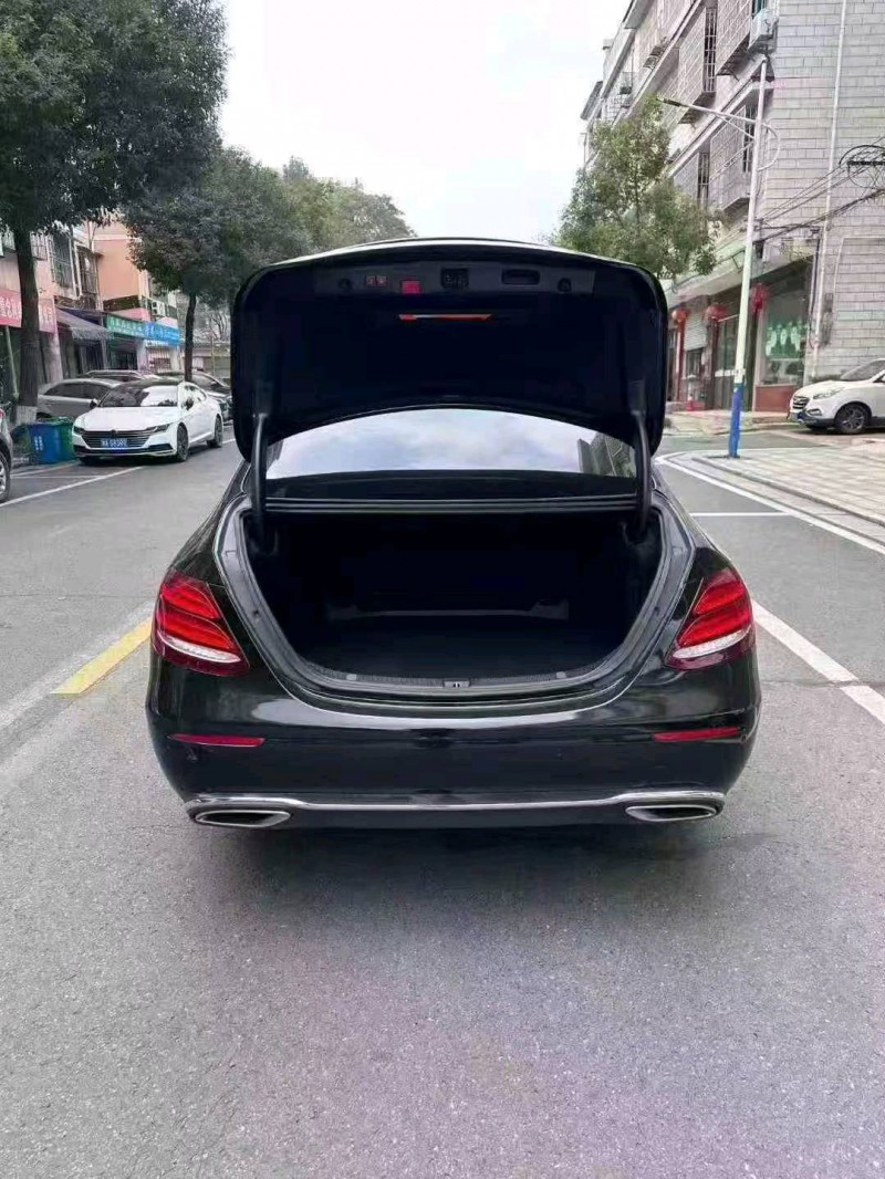 衡阳20年奔驰E8