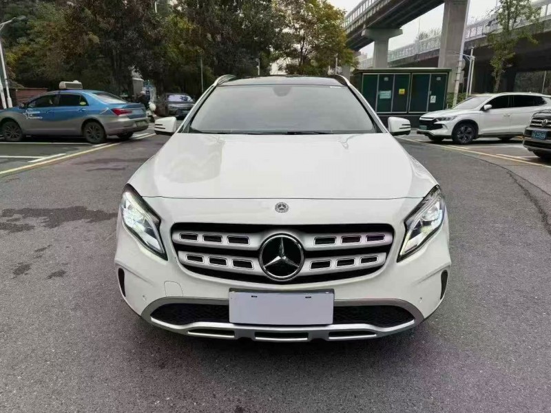 湘潭19年奔驰GLA1