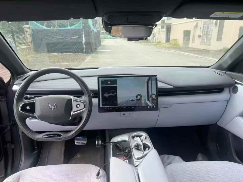 珠海24年极狐汽车阿尔法4