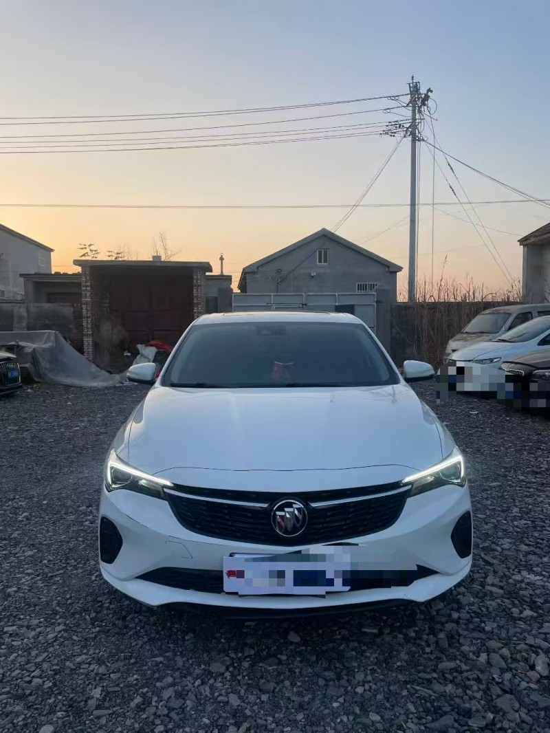 菏泽22年别克威朗1