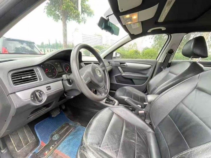 珠海15年大众朗行4