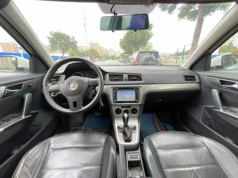 珠海15年大众朗行5