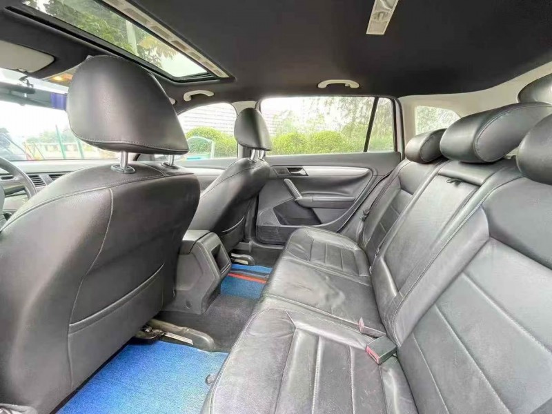 珠海15年大众朗行6