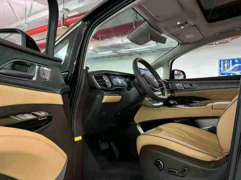 深圳25年腾势D96