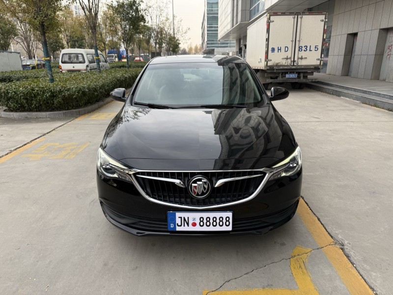 济宁19年别克英朗1