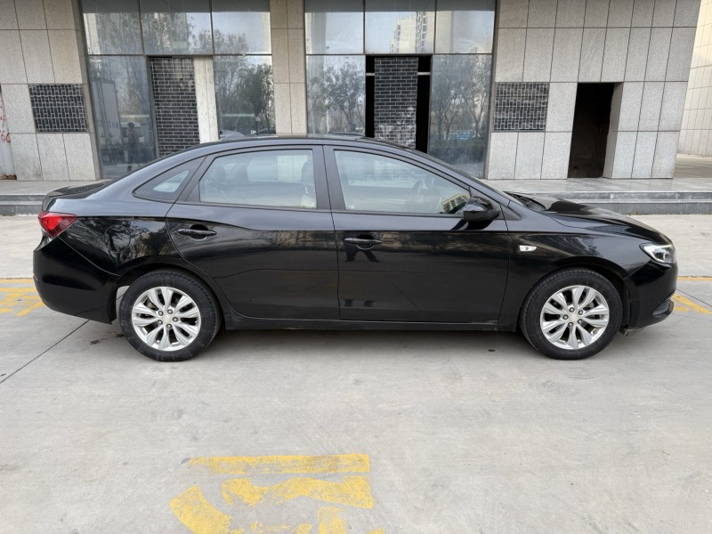 济宁19年别克英朗7