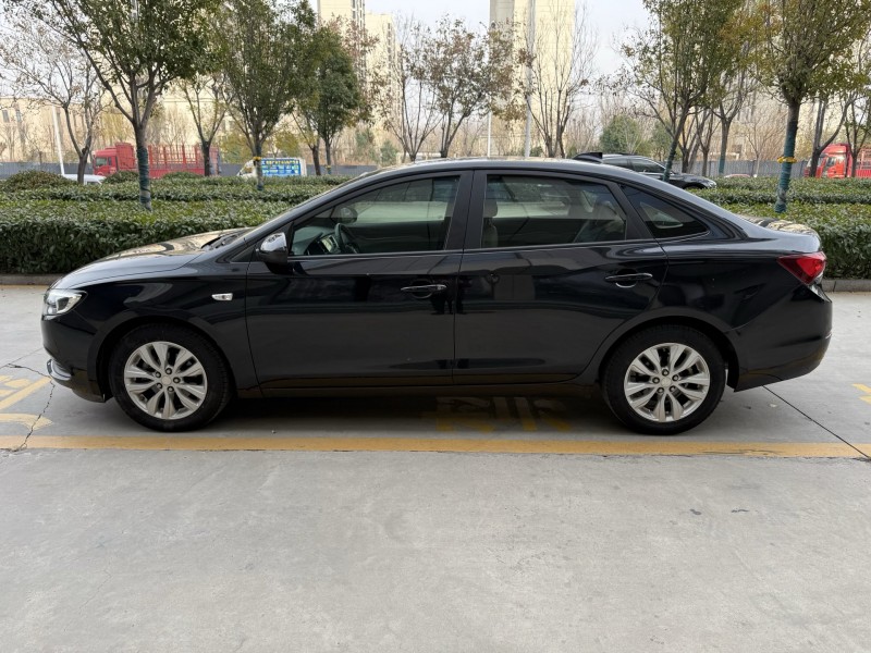 济宁19年别克英朗8