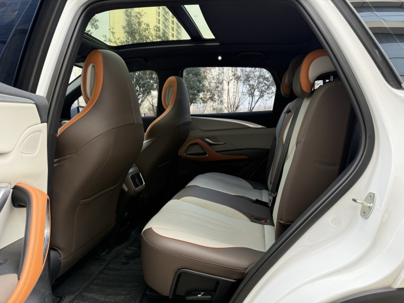 济宁24年比亚迪宋6