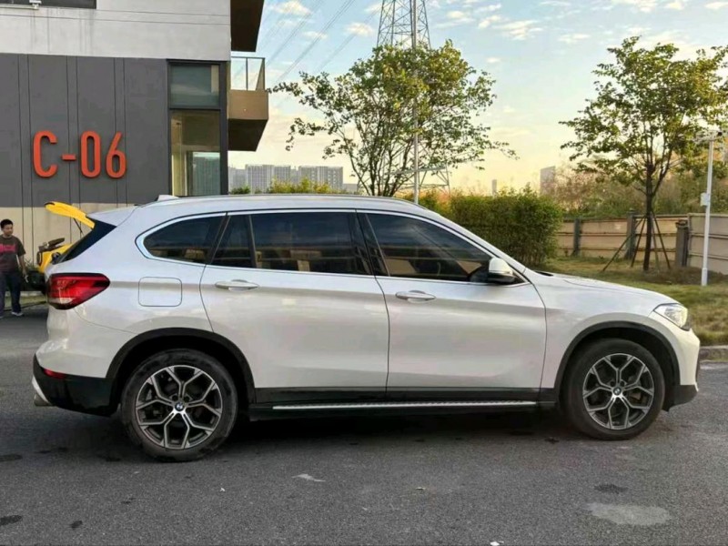 广州22年宝马X16