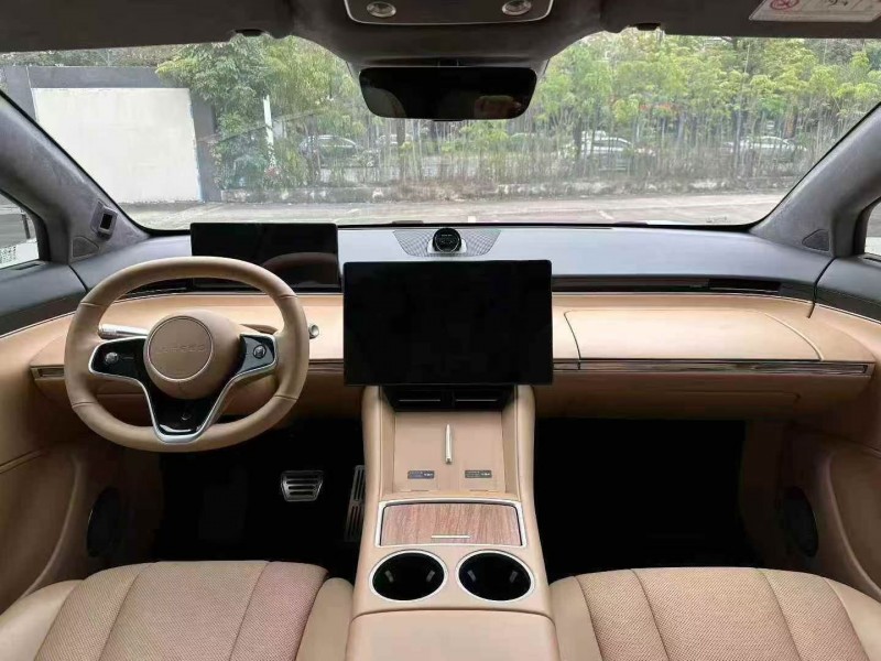 珠海25年华为智选智界R75