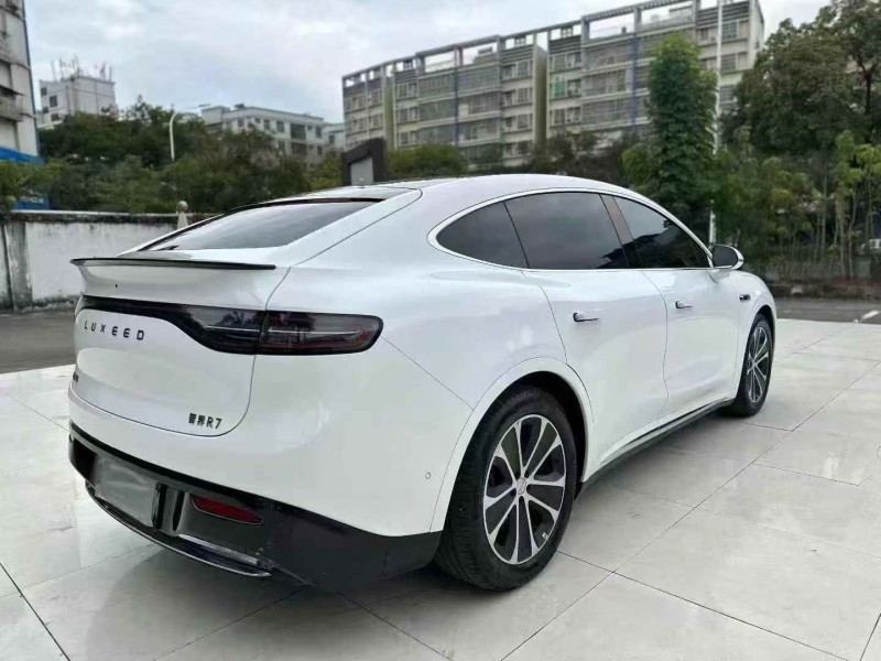 珠海25年华为智选智界R77