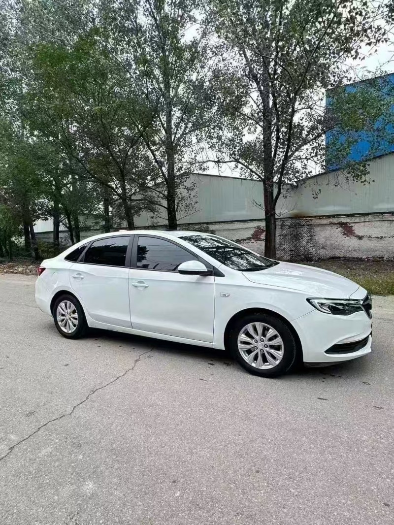 菏泽20年别克英朗3