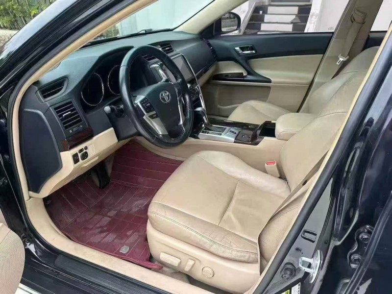 珠海13年丰田锐志4