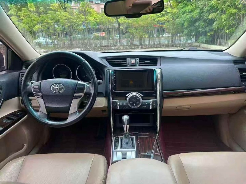 珠海13年丰田锐志5