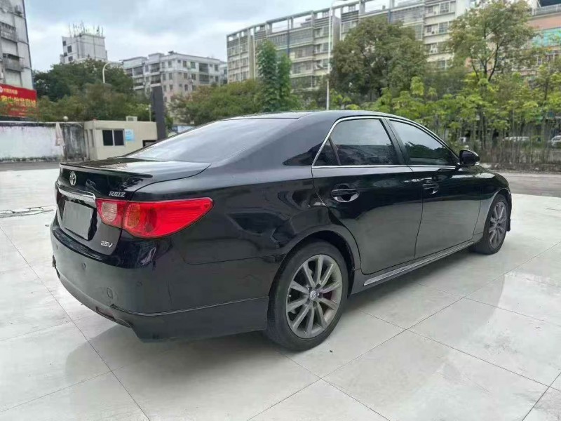 珠海13年丰田锐志8