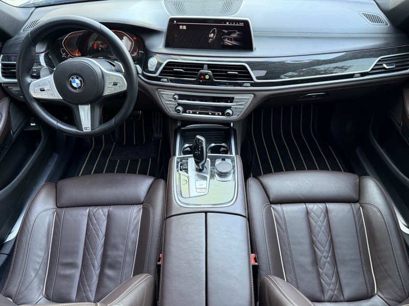 济宁21年宝马7系4