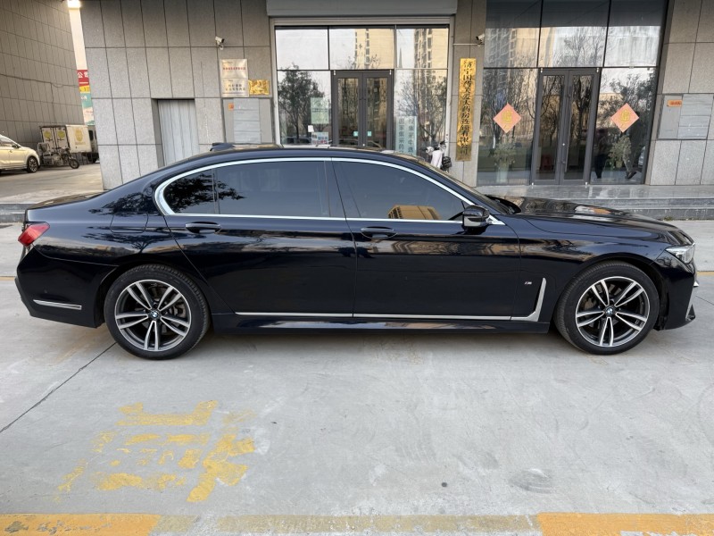 济宁21年宝马7系7