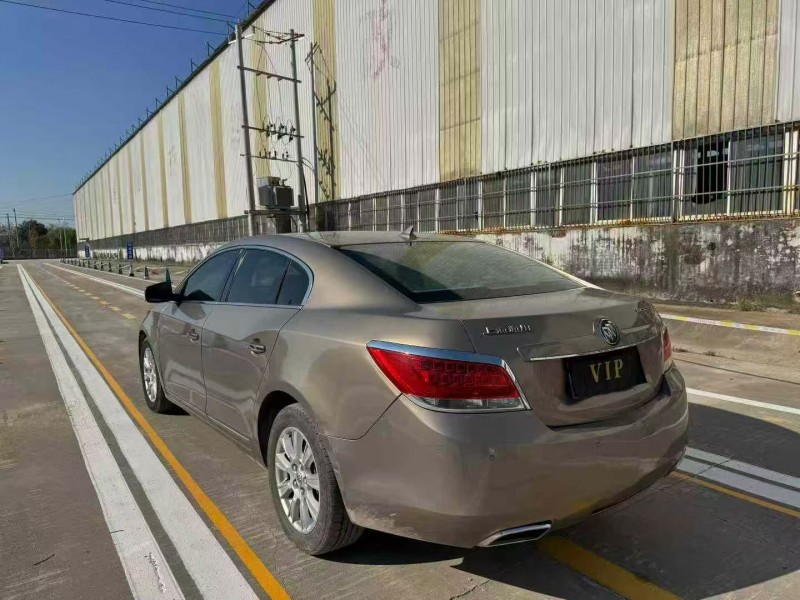 菏泽13年别克君越8