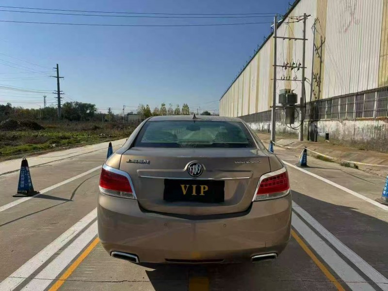 菏泽13年别克君越9