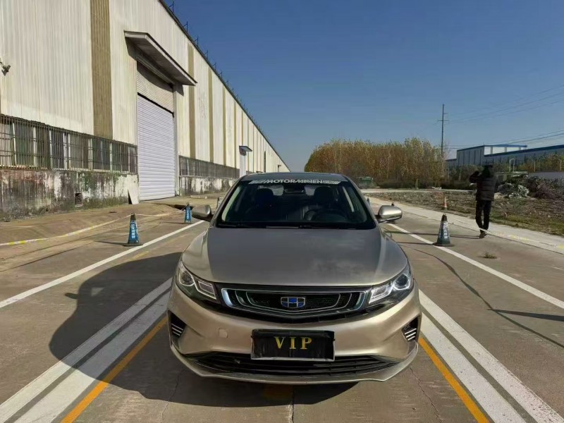菏泽18年吉利帝豪1