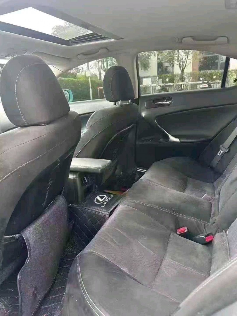 广州09年雷克萨斯IS8