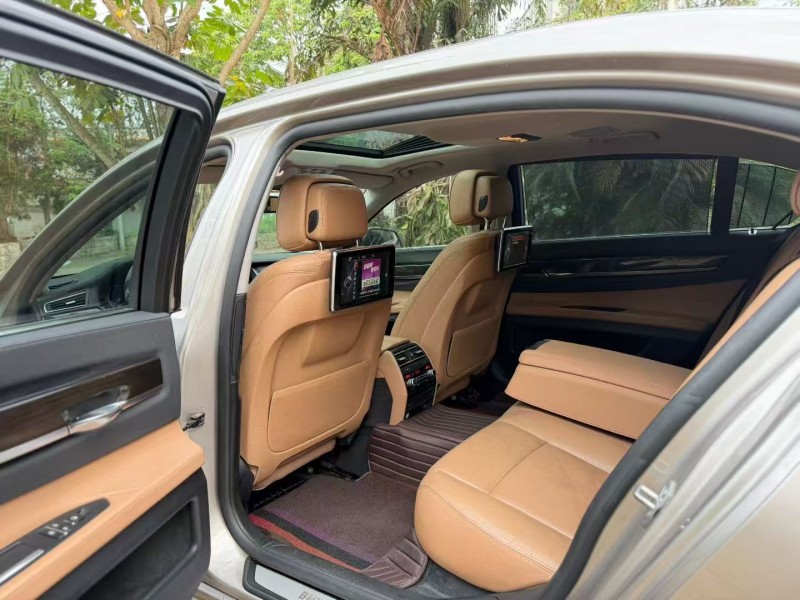 广州14年宝马7系7