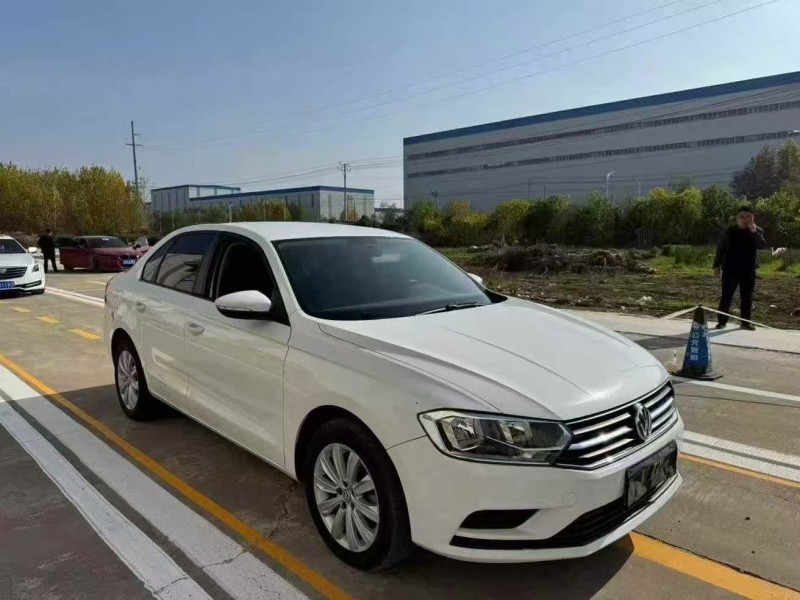 菏泽22年大众宝来3