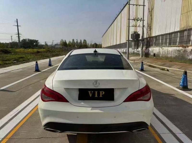 菏泽17年奔驰CLA9