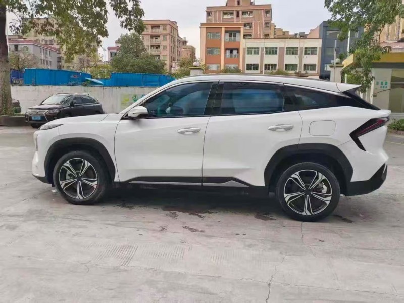 广州23年吉利银河8