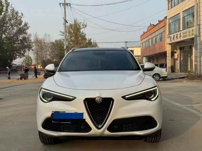 菏泽19年阿尔法·罗密欧Stelvio1