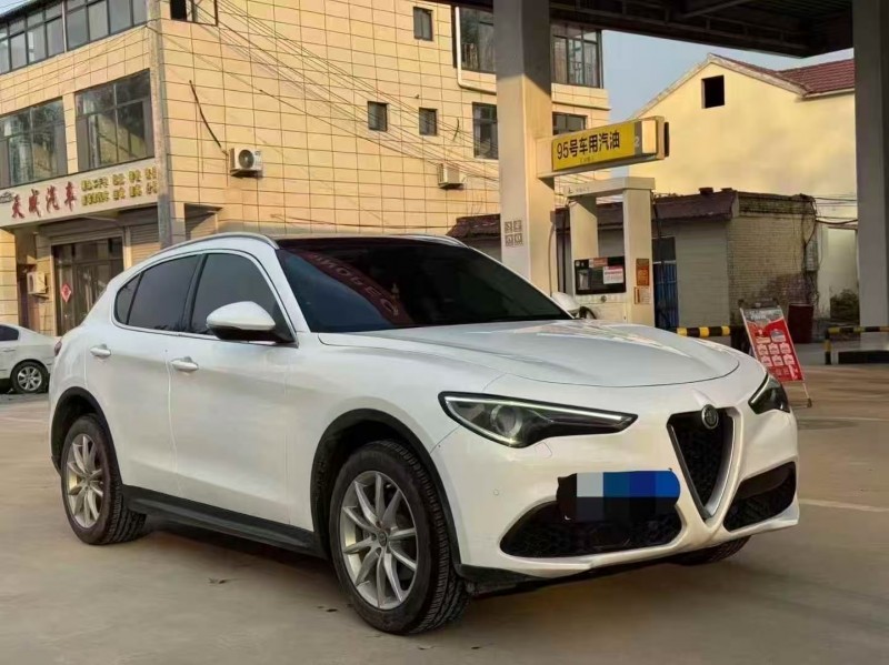 菏泽19年阿尔法·罗密欧Stelvio2