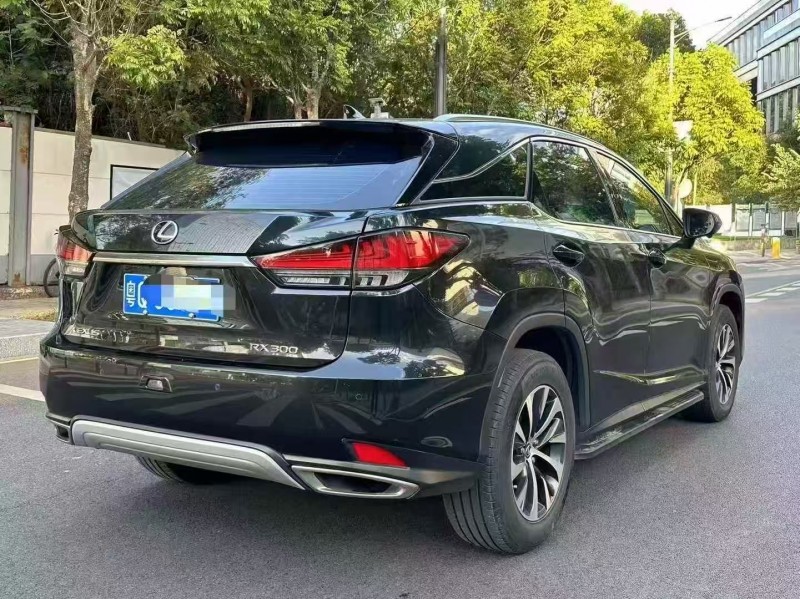 广州22年雷克萨斯RX8