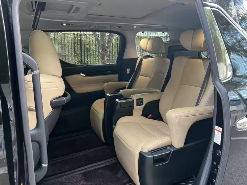 广州21年丰田威尔法4