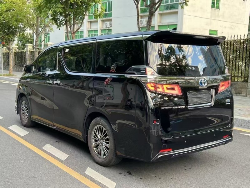 广州21年丰田威尔法8