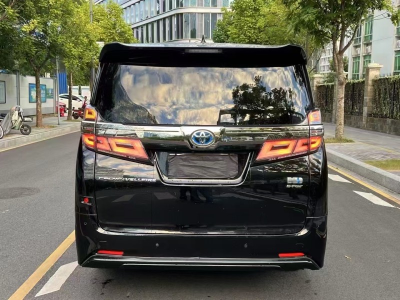 广州21年丰田威尔法9