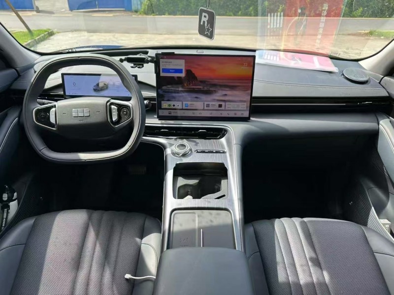 广州25年吉利银河5