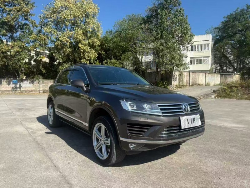 广州17年大众途锐2