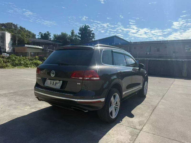 广州17年大众途锐4