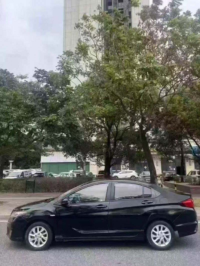 广州16年本田哥瑞8