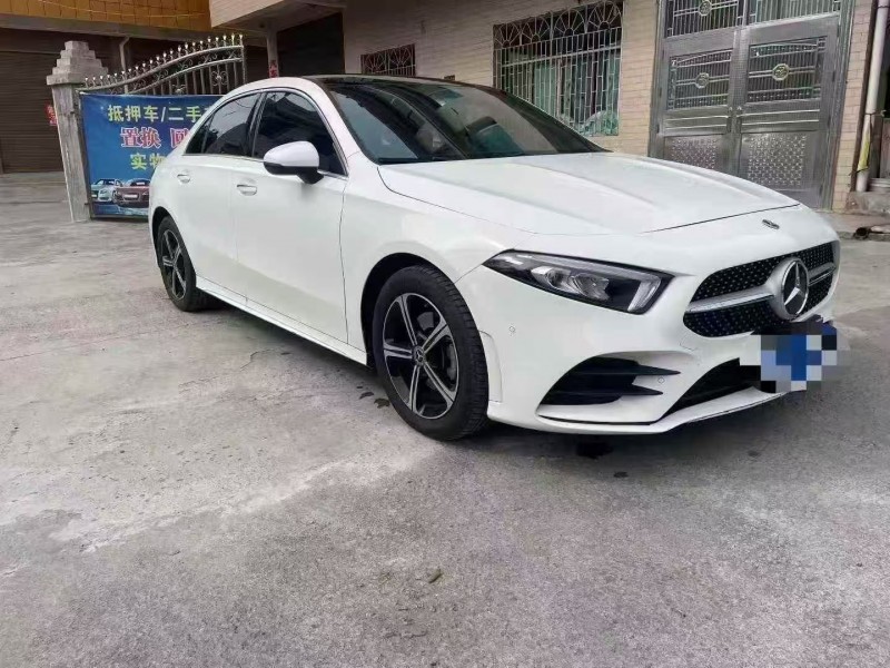 济宁23年奔驰A2