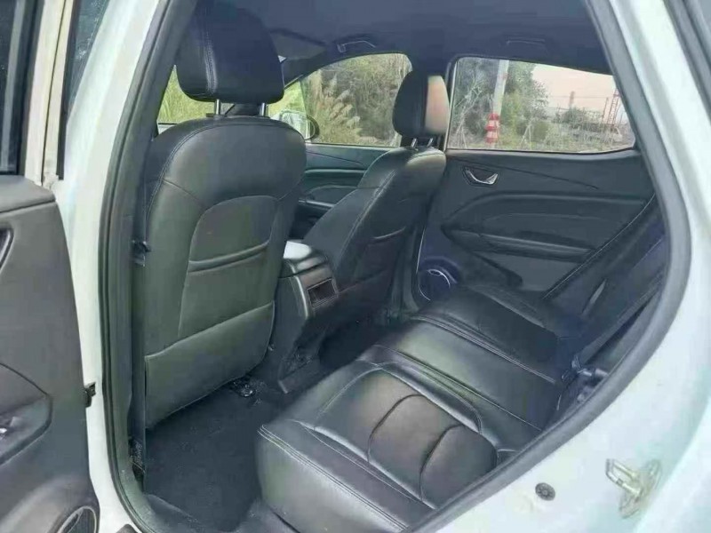 珠海21年东风风光6