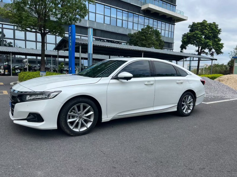 东莞22年本田雅阁3