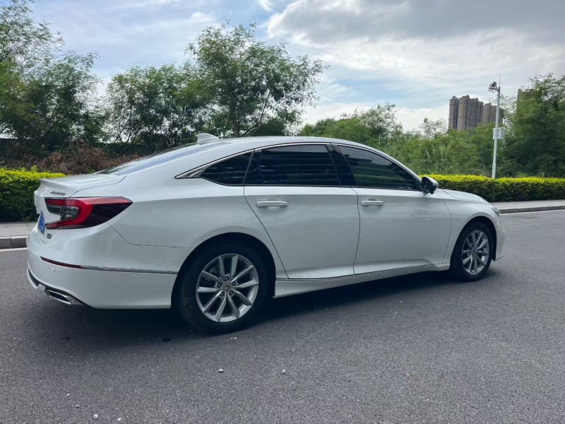 东莞22年本田雅阁8